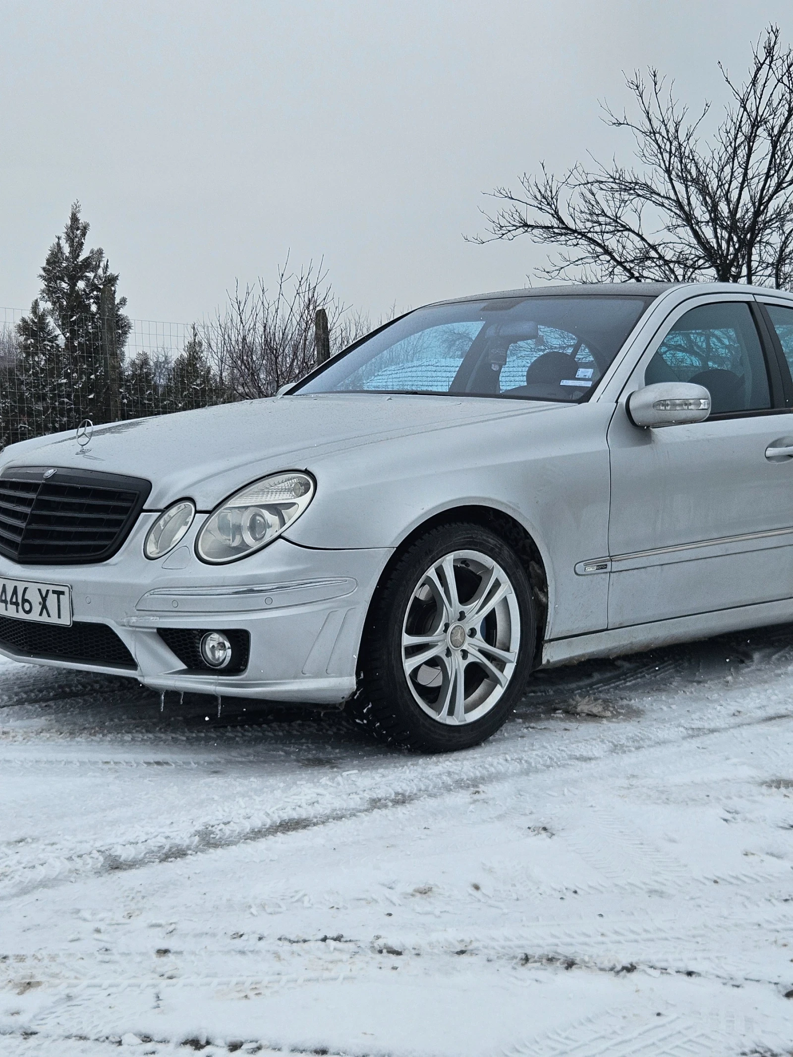 Mercedes-Benz E 270, снимка 15 - Автомобили и джипове - 54054319