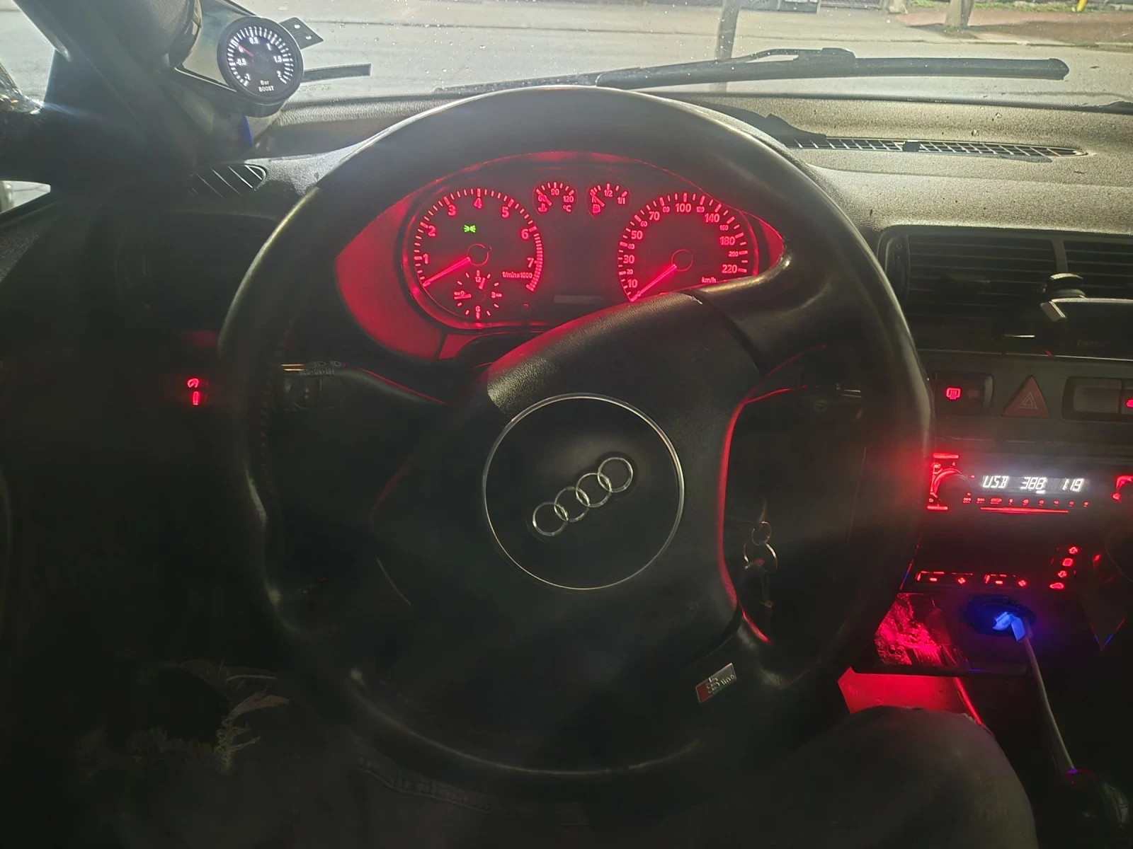 Audi A3 1.8T, снимка 7 - Автомобили и джипове - 54435574