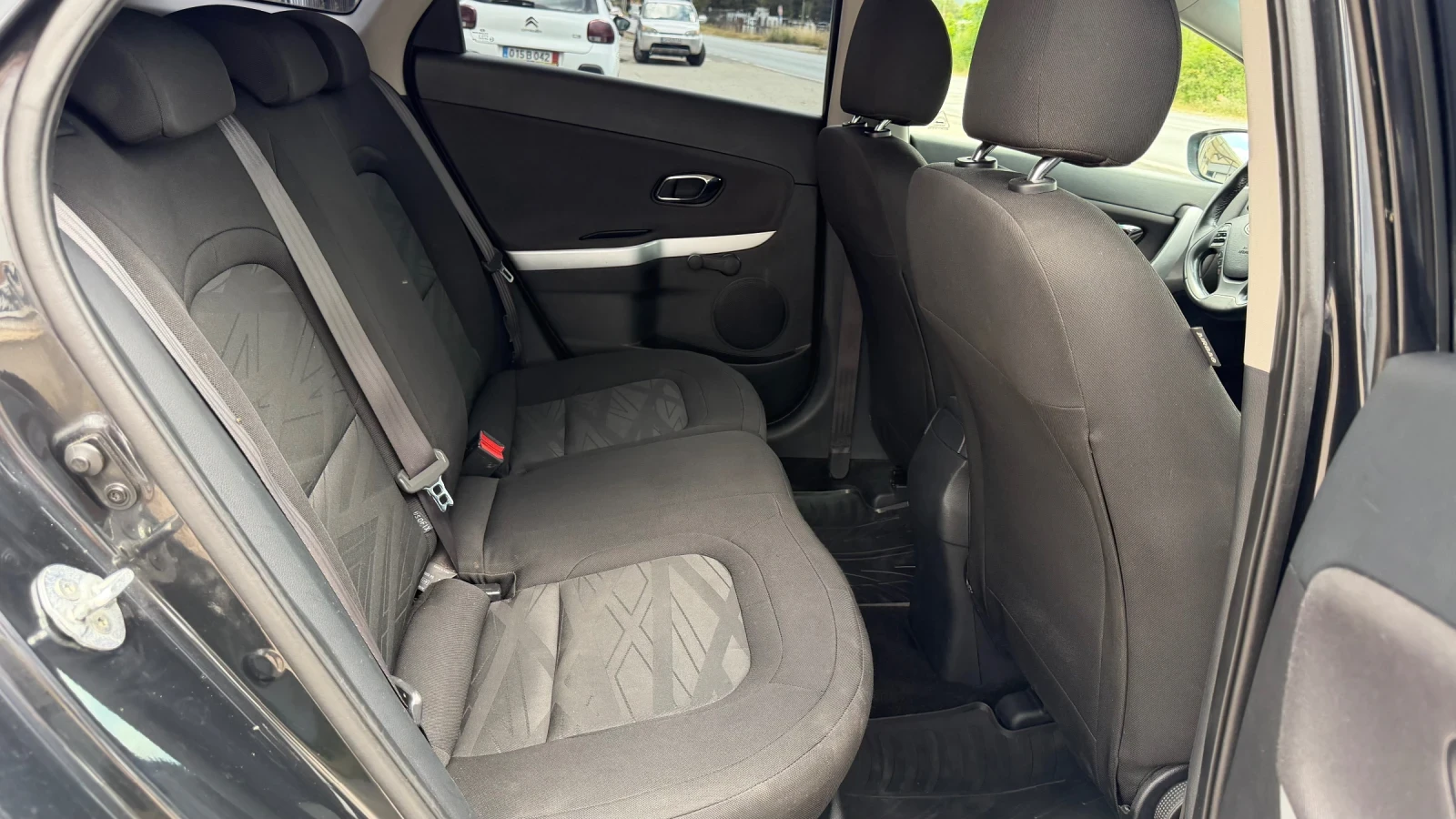 Kia Ceed 1.6CRDI AUTOMATIC, снимка 12 - Автомобили и джипове - 54999060