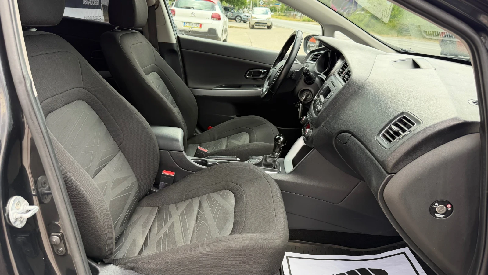 Kia Ceed 1.6CRDI AUTOMATIC, снимка 11 - Автомобили и джипове - 54999060