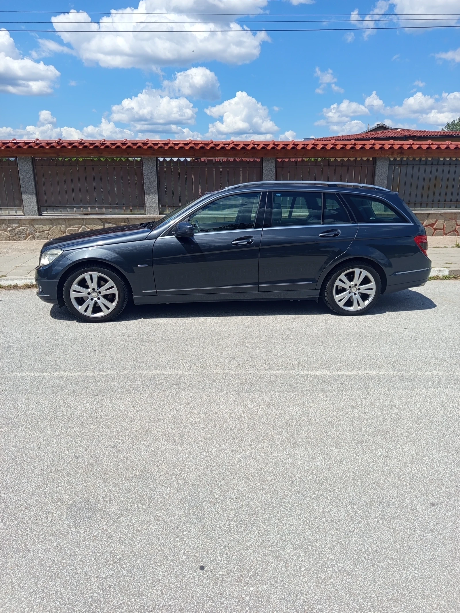 Mercedes-Benz C 220 CDI Avantgarde, снимка 7 - Автомобили и джипове - 55401059