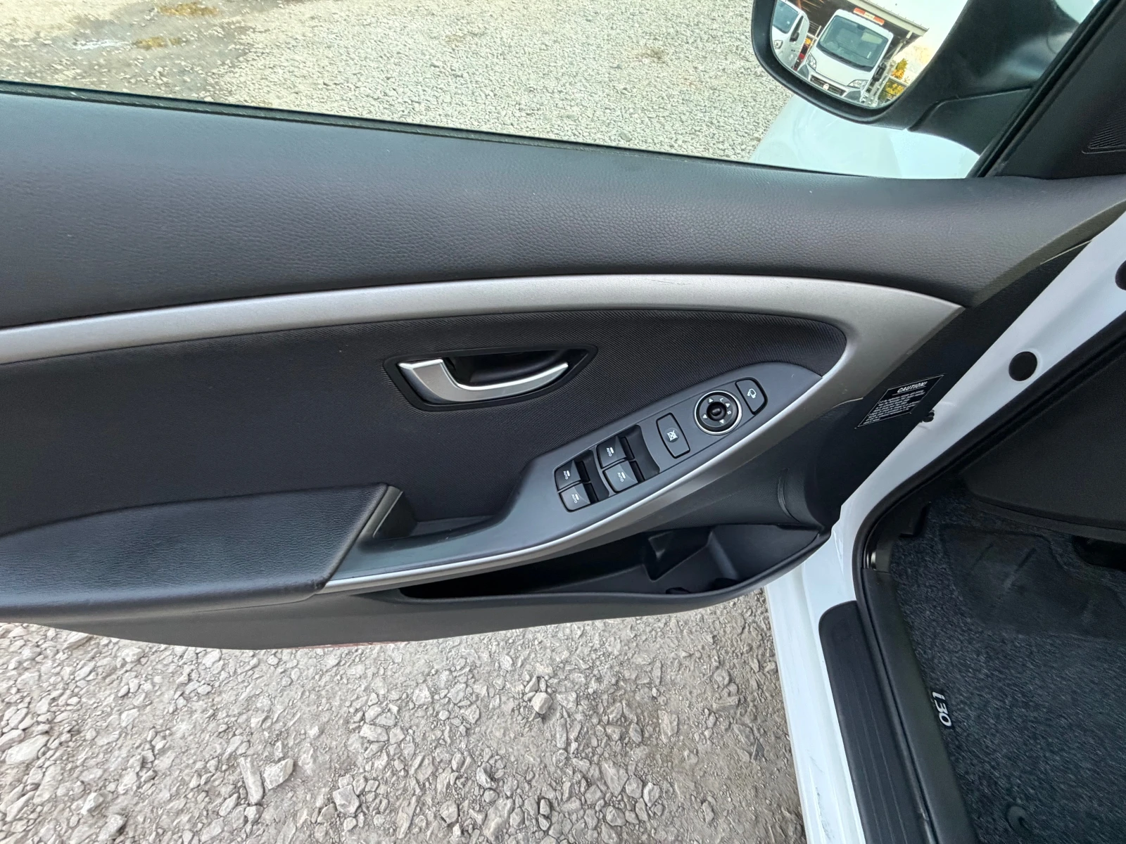 Hyundai I30 1.4DIESEL* LED* KLIMA* EVRO5, снимка 11 - Автомобили и джипове - 55453718