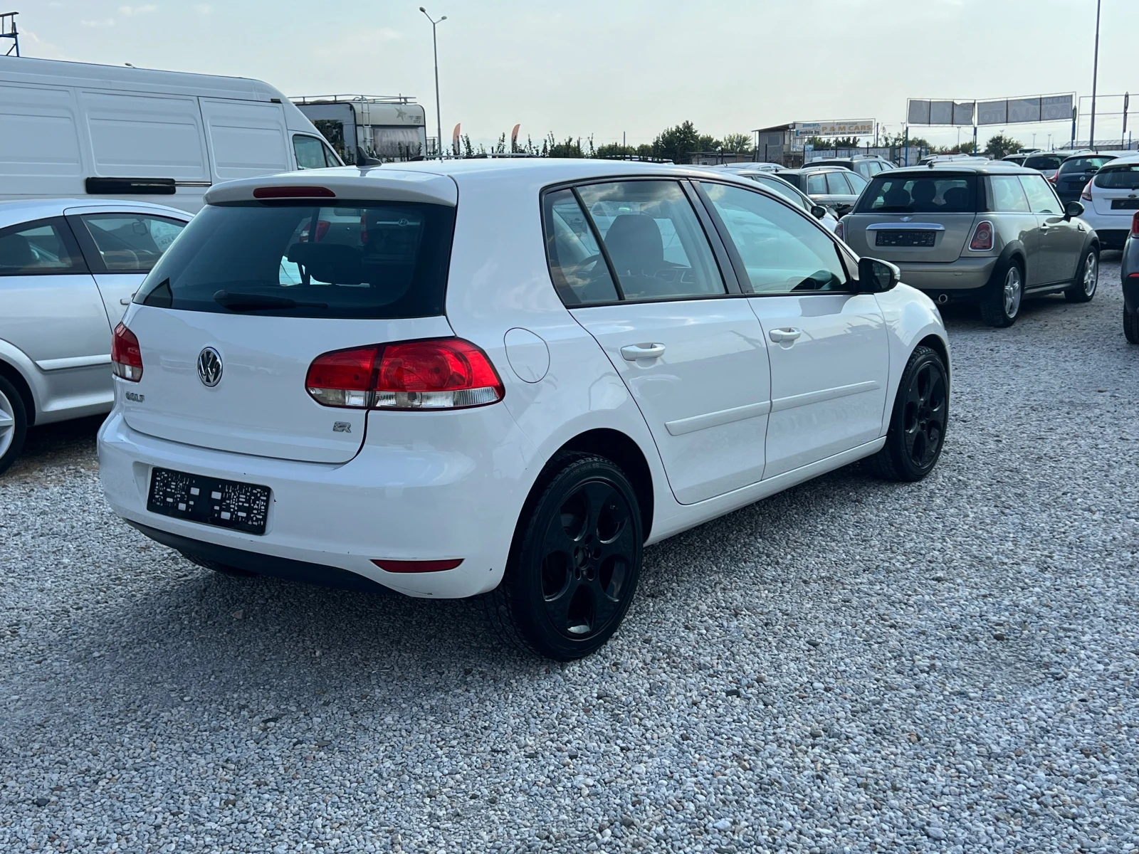 VW Golf ЛИЗИНГ-КЛИМА-НАВИ-ГАЗ-ИНЖЕКЦИОН-ТОП, снимка 4 - Автомобили и джипове - 55578015