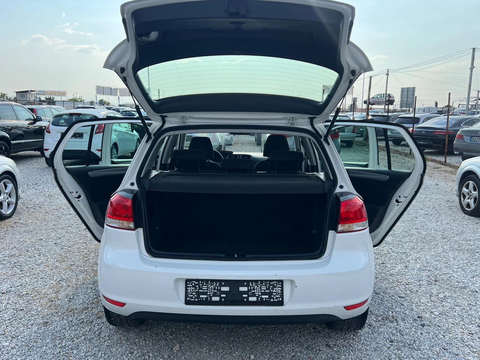 VW Golf ЛИЗИНГ-КЛИМА-НАВИ-ГАЗ-ИНЖЕКЦИОН-ТОП, снимка 9 - Автомобили и джипове - 55578015