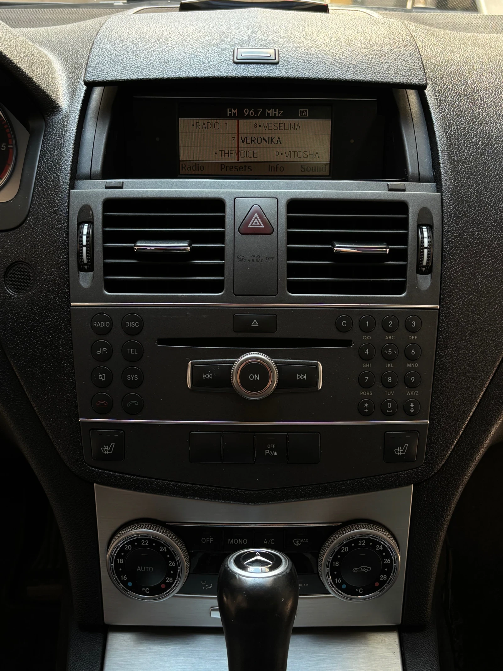Mercedes-Benz C 220, снимка 11 - Автомобили и джипове - 55619053