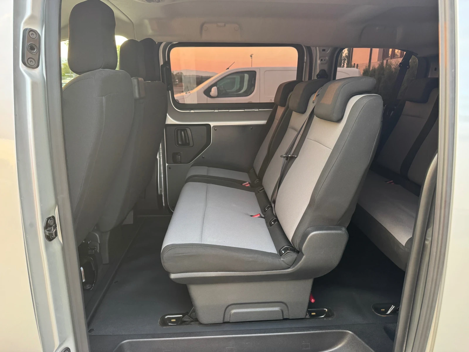 Peugeot Traveler 1.6HDI 9-МЕСТА, снимка 15 - Автомобили и джипове - 55628442