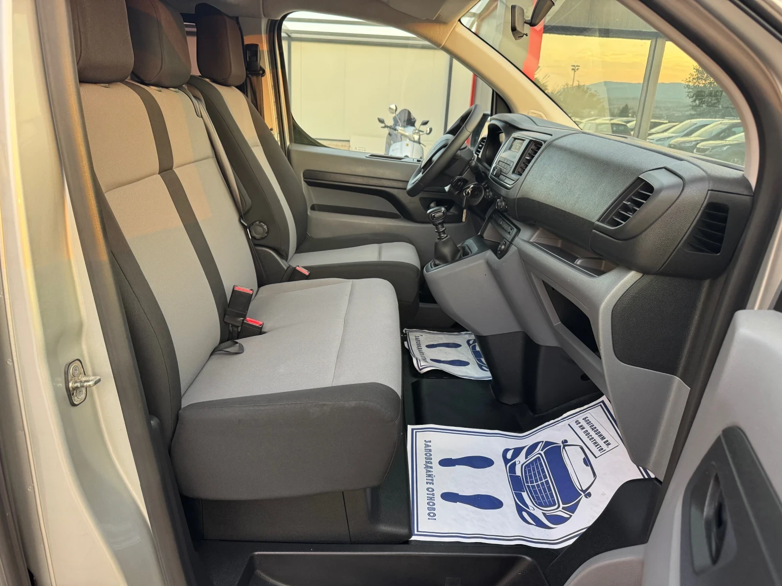Peugeot Traveler 1.6HDI 9-МЕСТА, снимка 12 - Автомобили и джипове - 55628442