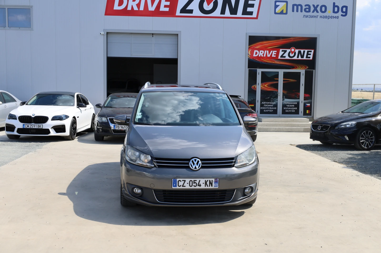 VW Touran, снимка 2 - Автомобили и джипове - 55896316