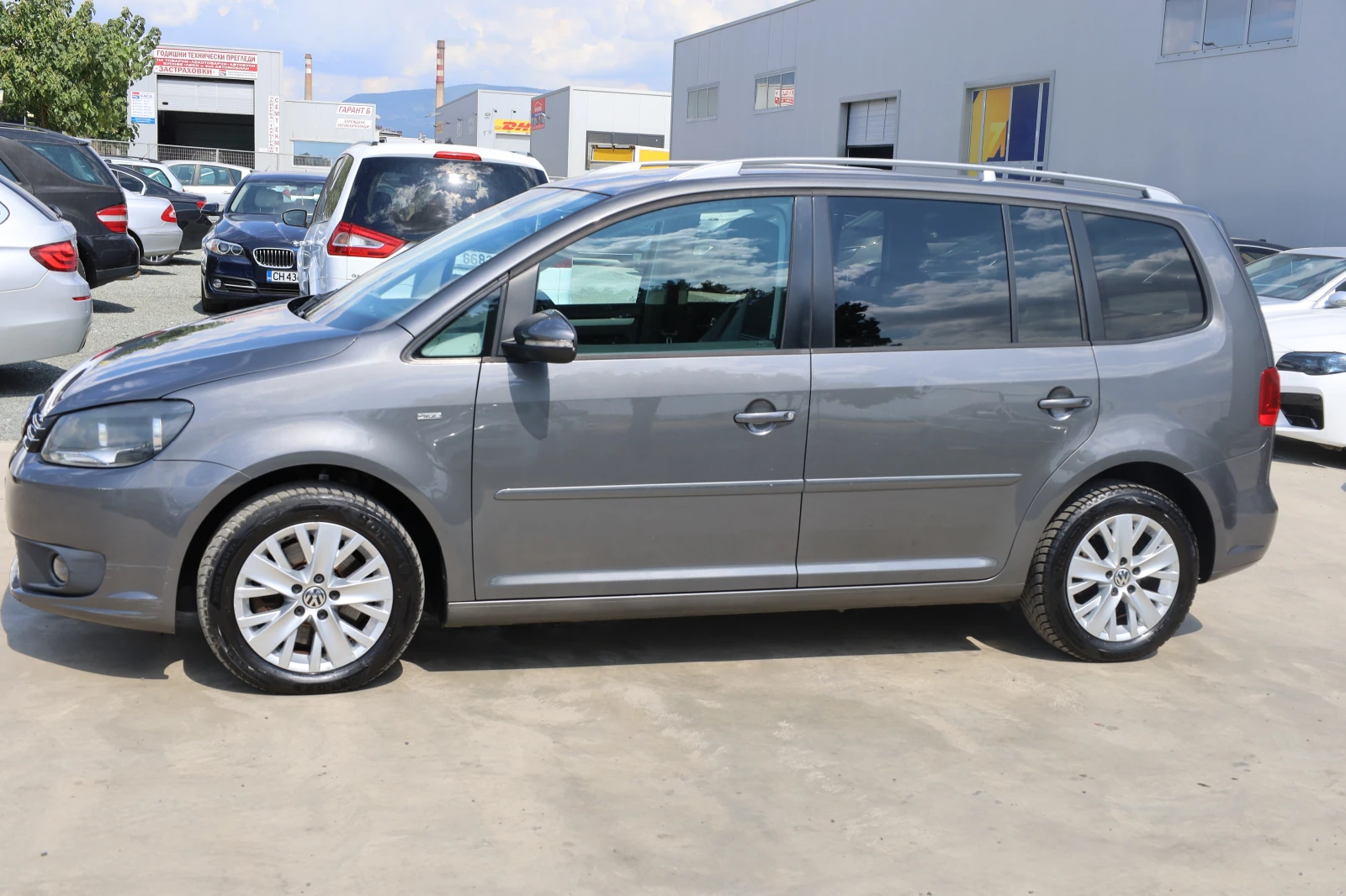 VW Touran, снимка 4 - Автомобили и джипове - 55896316