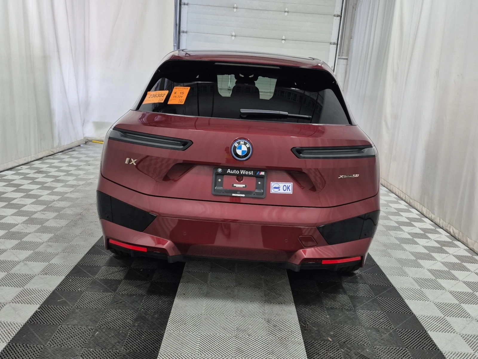 BMW iX XDRIVE50| HAR/KAR| HUD| PANO| 2 КЛЮЧА| , снимка 17 - Автомобили и джипове - 56082539