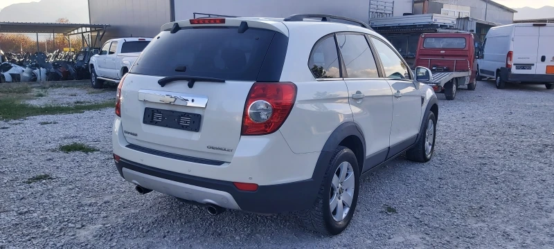 Chevrolet Captiva 2.4i-4&#215;4-GAZ-7mesta, снимка 5 - Автомобили и джипове - 47791134