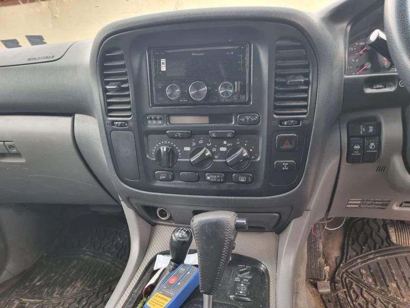 Toyota Land cruiser j100, снимка 4 - Автомобили и джипове - 53049284