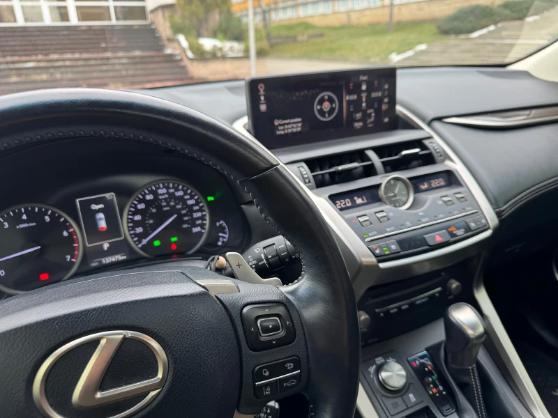 Lexus NX 300 2.0 бензин турбо 4x4, снимка 12 - Автомобили и джипове - 53225577