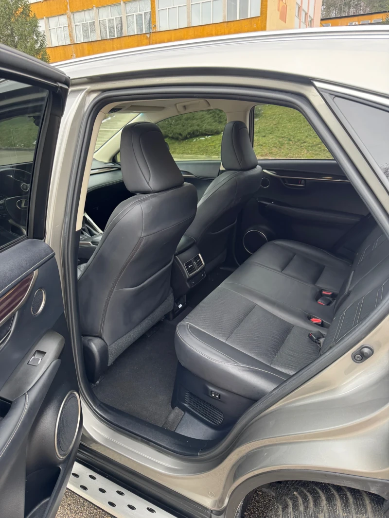 Lexus NX 300 2.0 бензин турбо 4x4, снимка 9 - Автомобили и джипове - 53225577