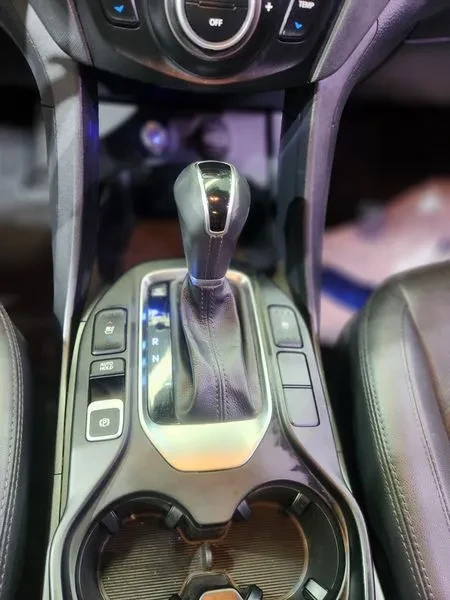 Hyundai Santa fe 2.0, снимка 15 - Автомобили и джипове - 54871651