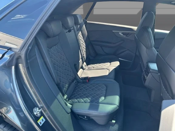 Audi SQ8 Quattro = Black Optic Plus = Гаранция, снимка 11 - Автомобили и джипове - 55034612