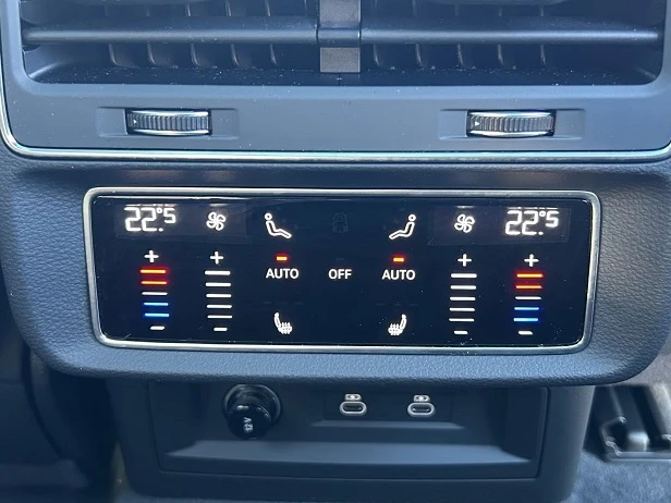 Audi SQ8 Quattro = Black Optic Plus = Гаранция, снимка 12 - Автомобили и джипове - 55034612