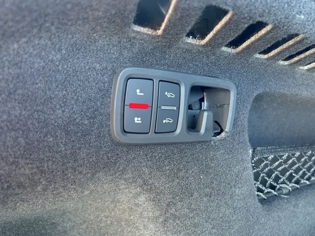 Audi SQ8 Quattro = Black Optic Plus = Гаранция, снимка 13 - Автомобили и джипове - 55034612