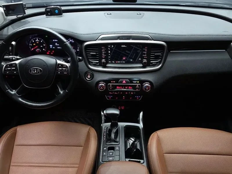 Kia Sorento, снимка 7 - Автомобили и джипове - 56737326