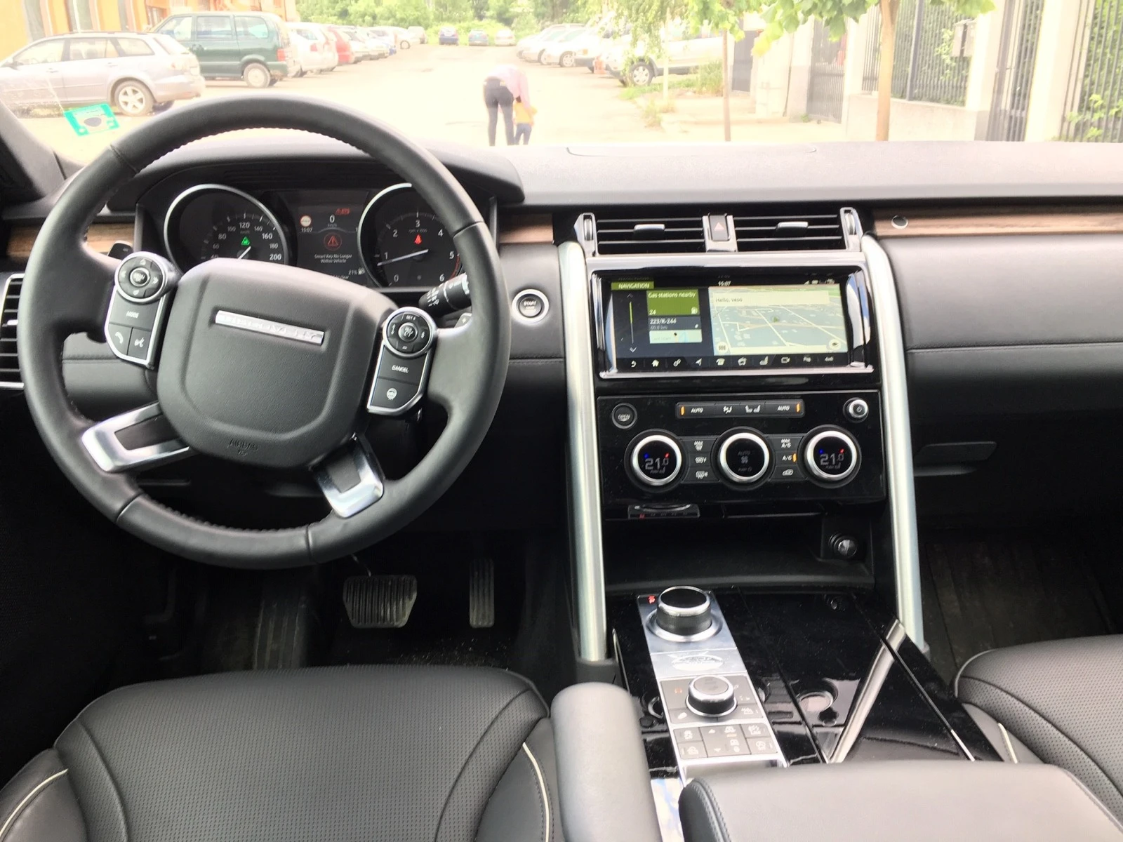 Land Rover Discovery 3.0 TDV6 HSE Luxury Edition - изображение 8