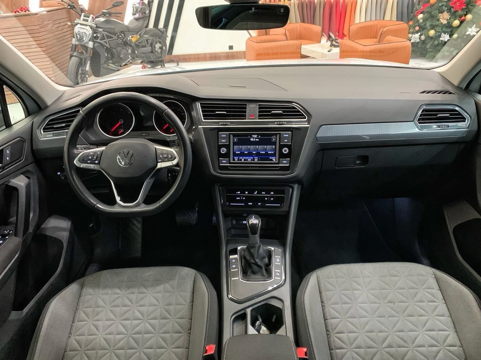 VW Tiguan 2.0 TDI - изображение 6