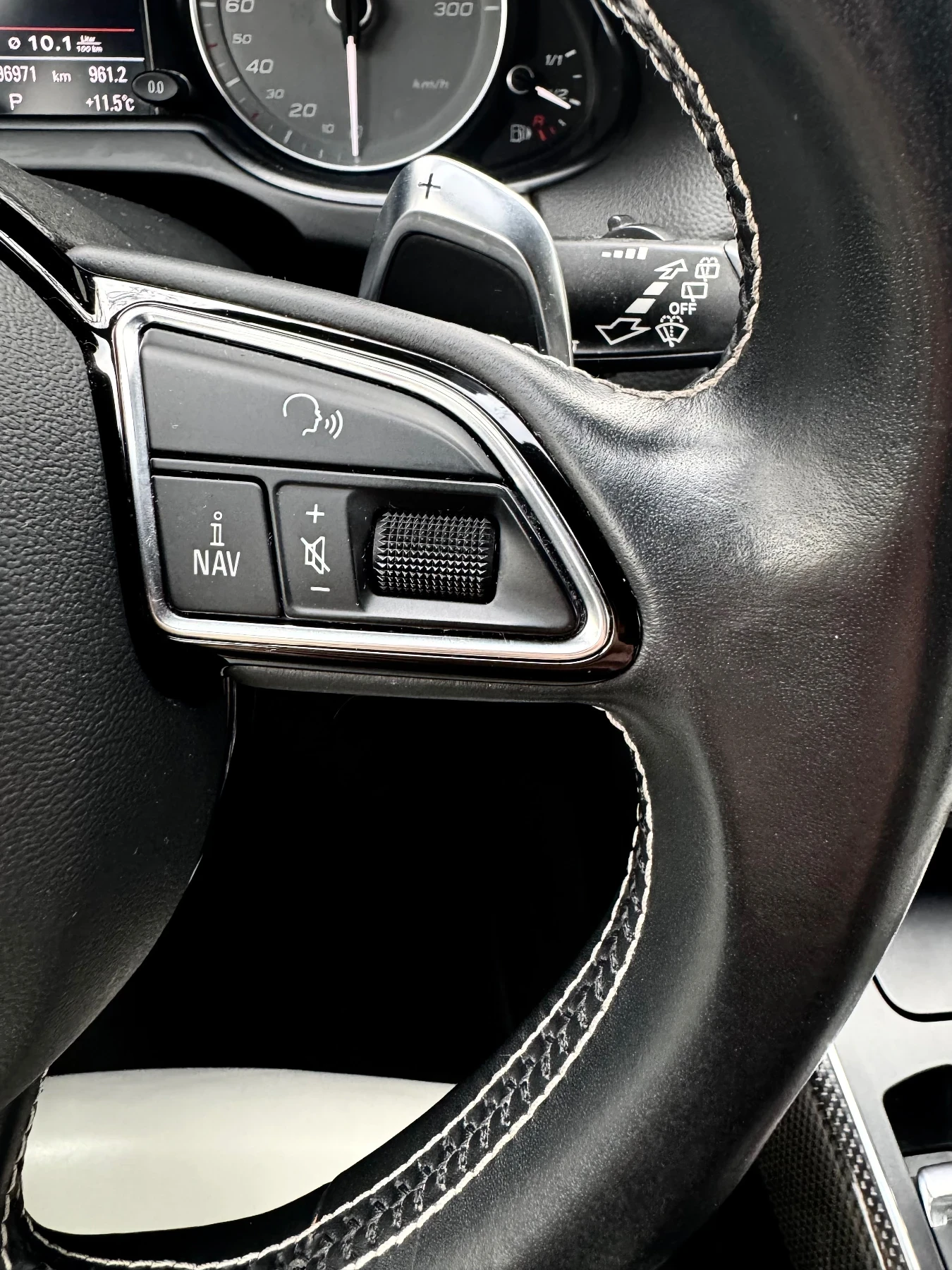 Audi SQ5 3.0 BiTdi 313к.с., снимка 15 - Автомобили и джипове - 54020684