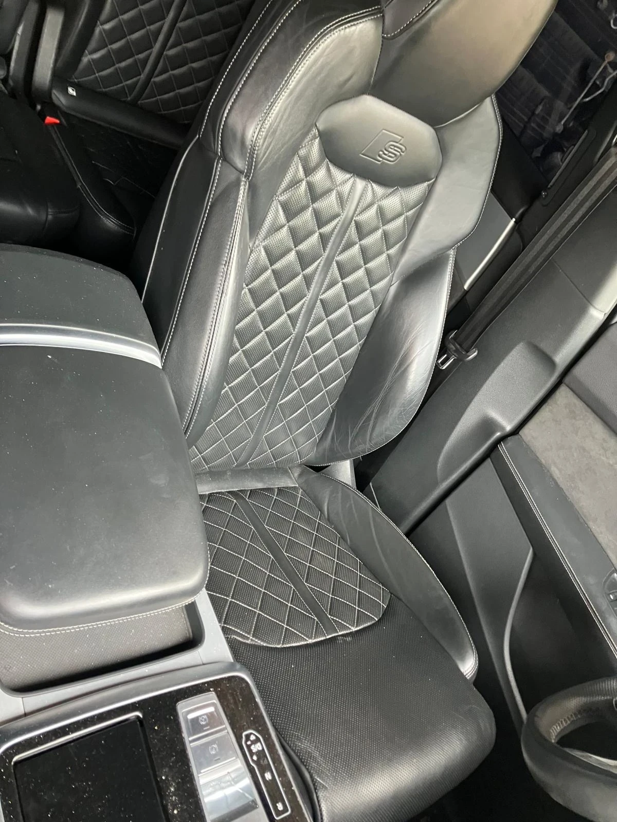 Audi SQ7 4.0 TDI V8, снимка 3 - Автомобили и джипове - 54372005