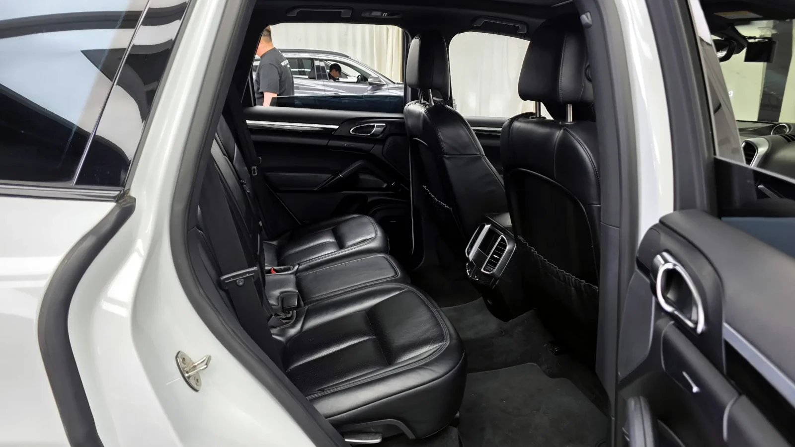 Porsche Cayenne 3.0 V6, снимка 13 - Автомобили и джипове - 54740954