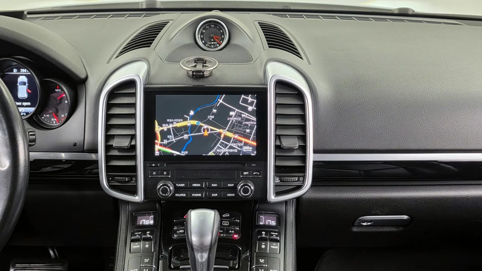 Porsche Cayenne 3.0 V6, снимка 10 - Автомобили и джипове - 54740954