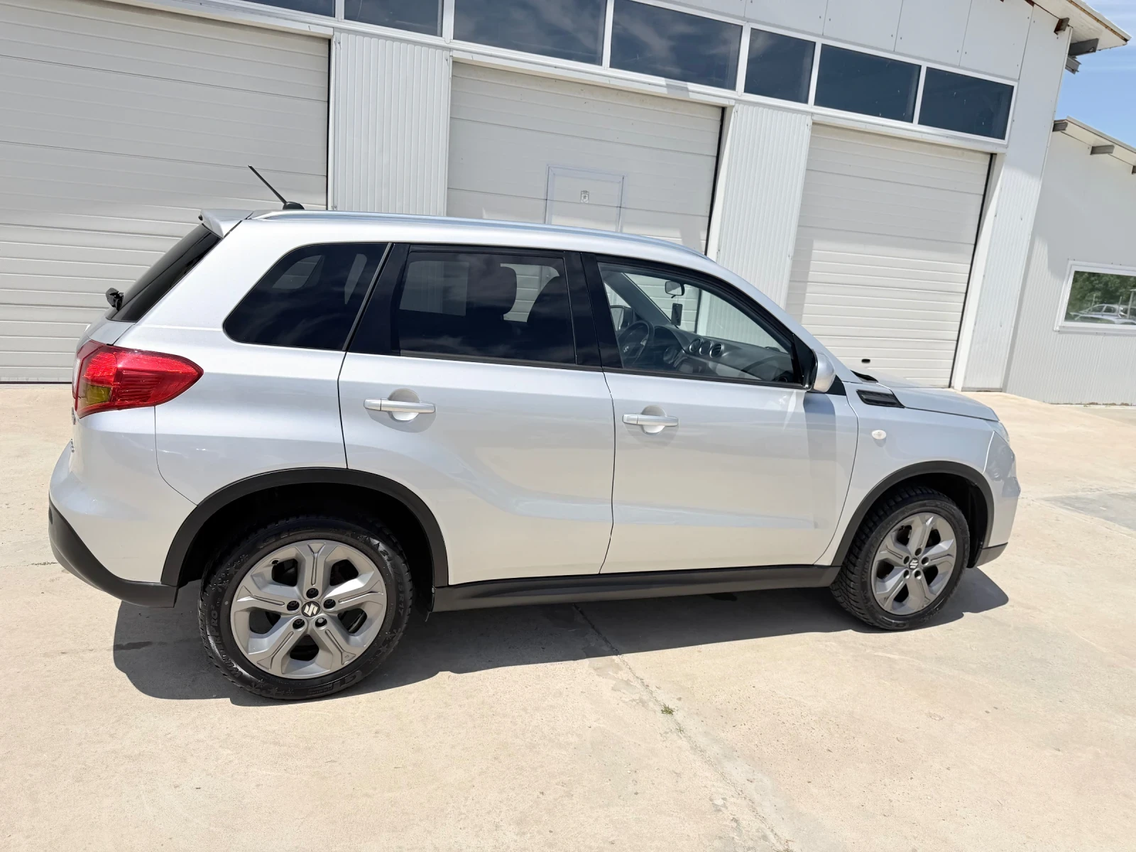 Suzuki Vitara 1.6d 120k.c* 4x4* AllGrip* UNIKAT* , снимка 14 - Автомобили и джипове - 54952762