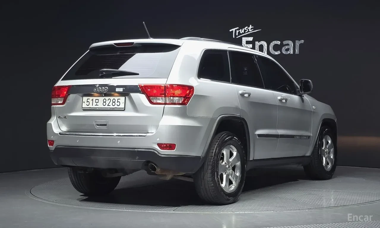 Jeep Grand cherokee 3.6 | 4X4 | ПОДГРЕВ | КАМЕРА, снимка 2 - Автомобили и джипове - 55277507