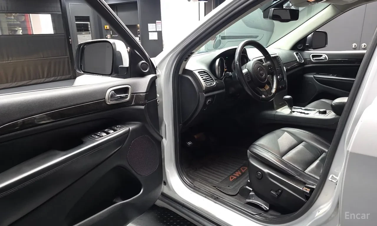 Jeep Grand cherokee 3.6 | 4X4 | ПОДГРЕВ | КАМЕРА, снимка 9 - Автомобили и джипове - 55277507