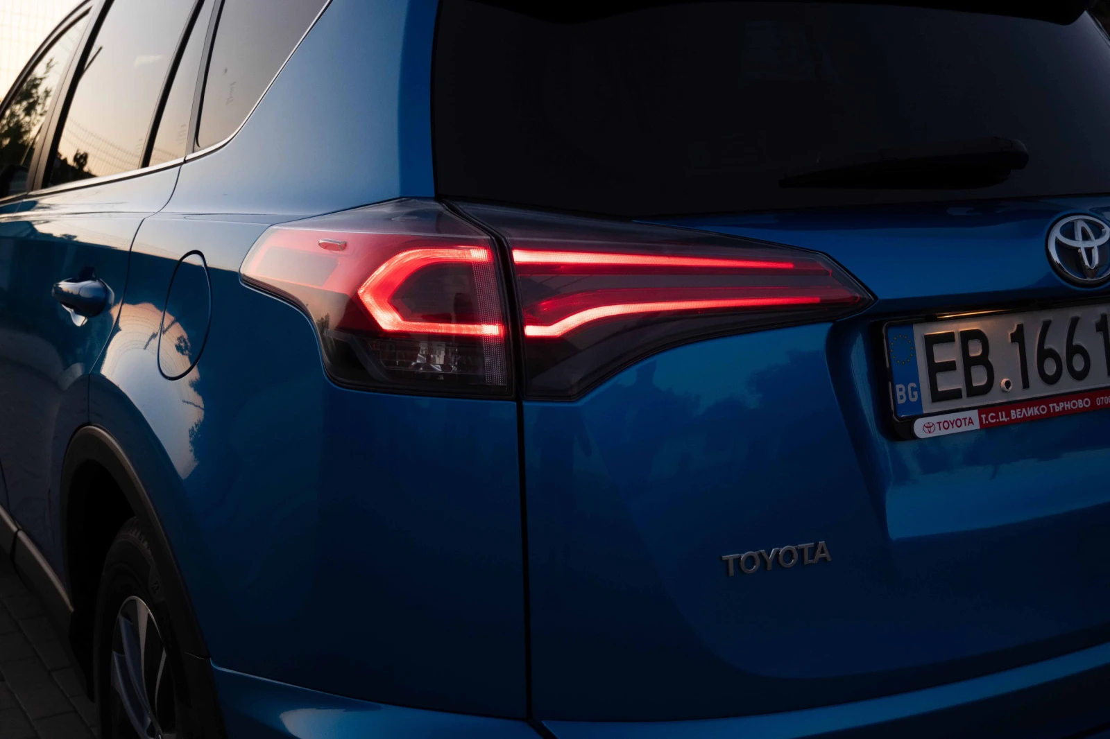 Toyota Rav4 2.5 Hybrid AWD Luxury, 197 к.с., снимка 14 - Автомобили и джипове - 55727186