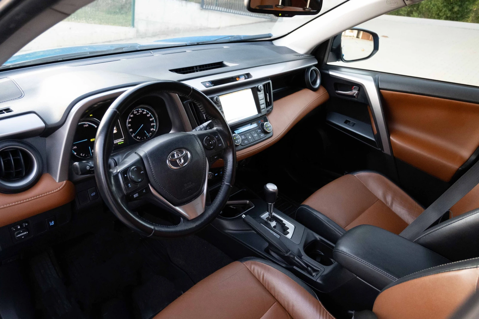 Toyota Rav4 2.5 Hybrid AWD Luxury, 197 к.с., снимка 8 - Автомобили и джипове - 55727186