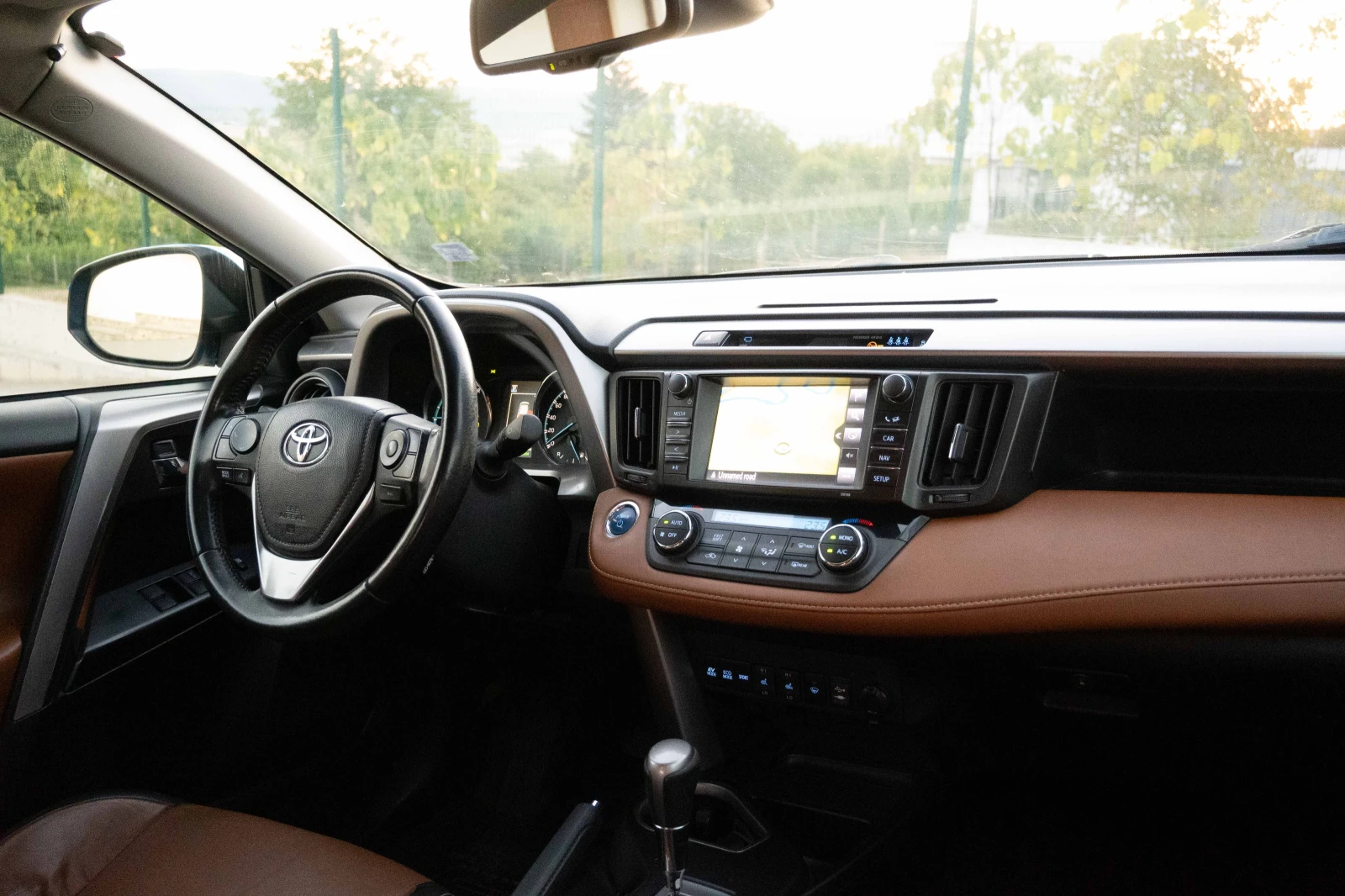 Toyota Rav4 2.5 Hybrid AWD Luxury, 197 к.с., снимка 12 - Автомобили и джипове - 55727186