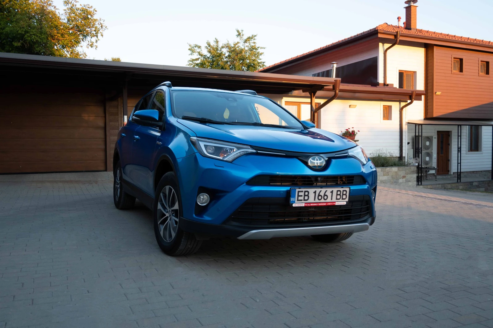 Toyota Rav4 2.5 Hybrid AWD Luxury, 197 к.с., снимка 3 - Автомобили и джипове - 55727186