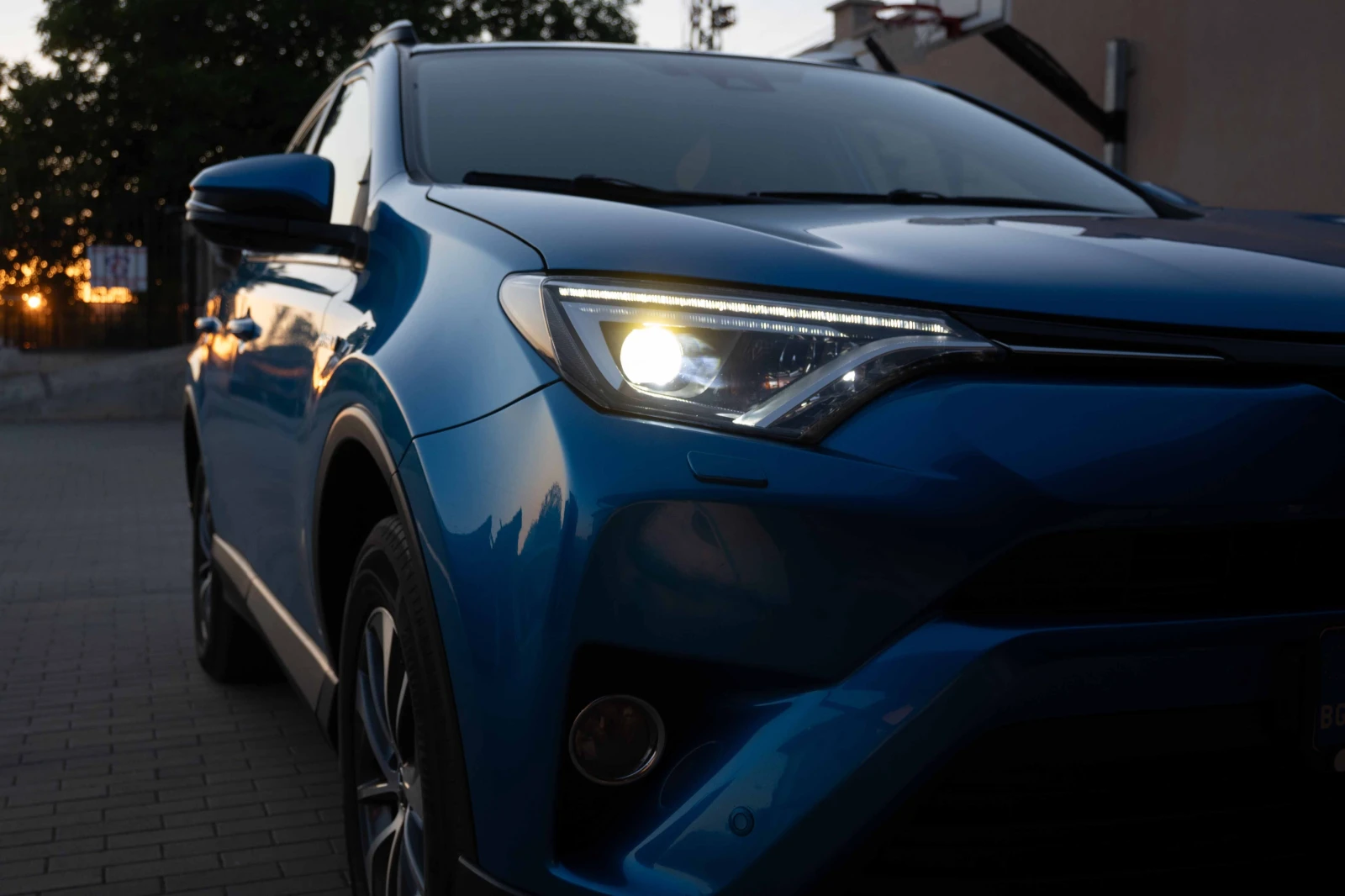 Toyota Rav4 2.5 Hybrid AWD Luxury, 197 к.с., снимка 6 - Автомобили и джипове - 55727186