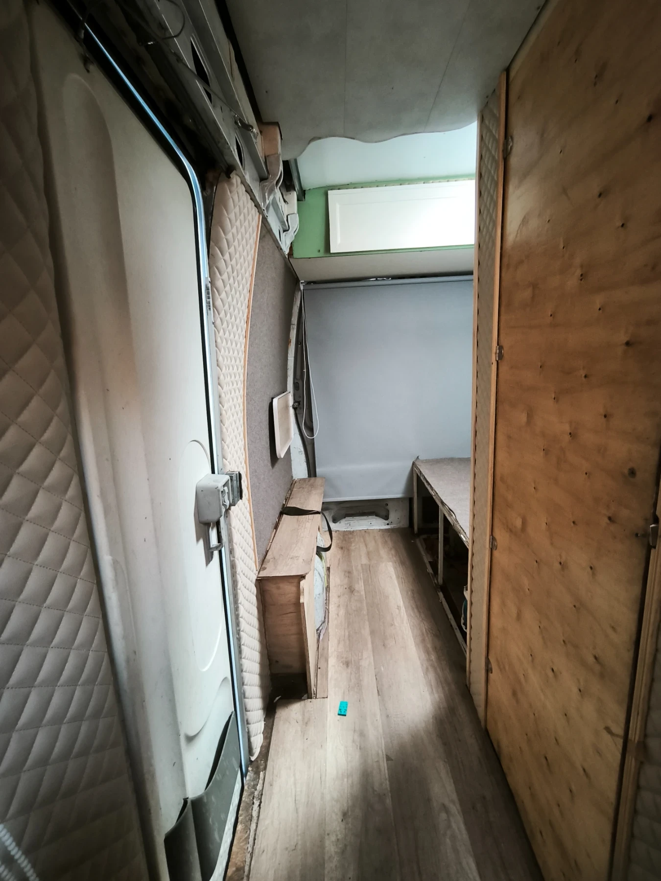 Кемпер Renault Master, снимка 2 - Каравани и кемпери - 56063371