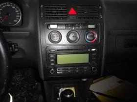 VW Touran 1.9/2.0 TDI DSG, снимка 16