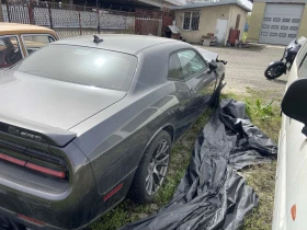     Dodge Challenger 6.4 HEMI