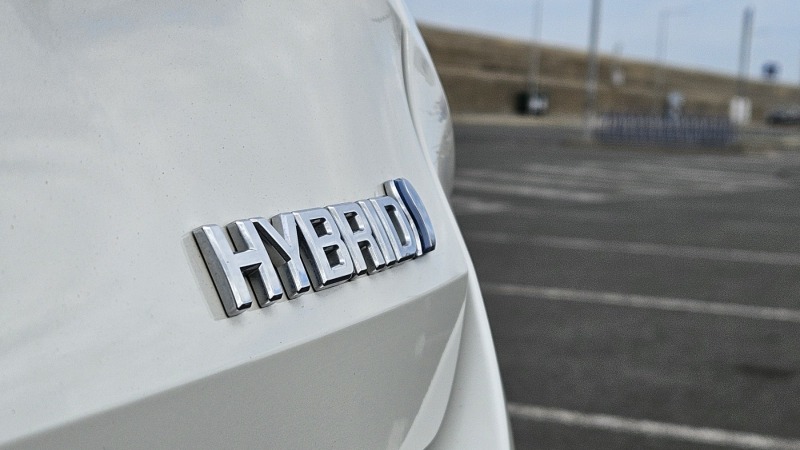 Toyota Corolla 1.8 hybrid TS Ececutive, снимка 15 - Автомобили и джипове - 45827451