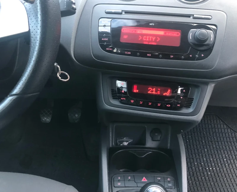 Seat Ibiza 1.9 TDI 105 к.с, снимка 11 - Автомобили и джипове - 47317237