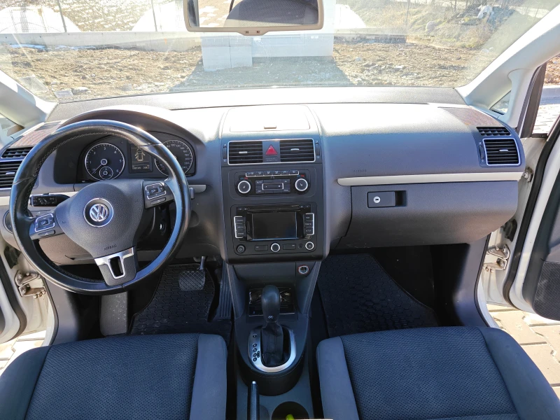 VW Touran, снимка 12 - Автомобили и джипове - 48741562