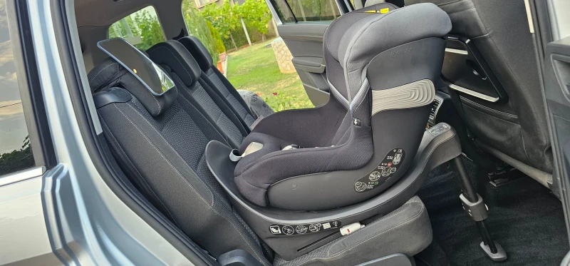 VW Touran Comfortline 1, 6TDI 7 МЕСТЕН, снимка 17 - Автомобили и джипове - 51417779