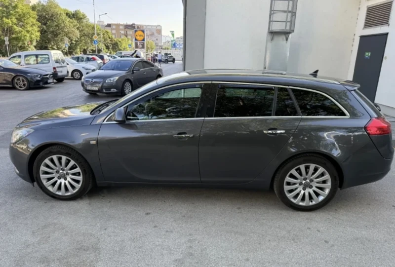 Opel Insignia, снимка 5 - Автомобили и джипове - 52260099