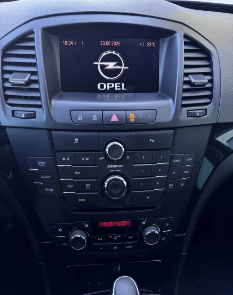 Opel Insignia, снимка 6 - Автомобили и джипове - 52260099