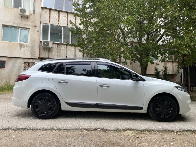 Renault Megane 1.5, снимка 3 - Автомобили и джипове - 52652283
