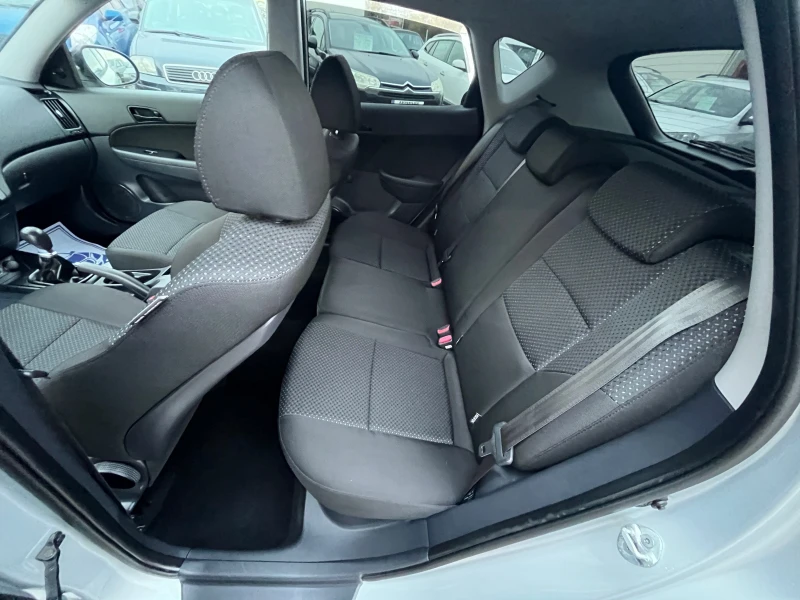 Hyundai I30 1.6 ДИЗЕЛ, снимка 8 - Автомобили и джипове - 52707387