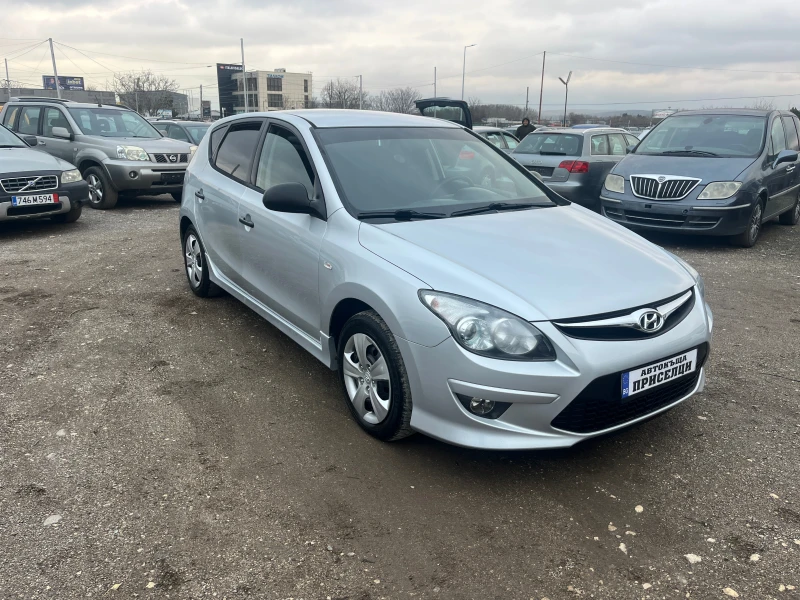 Hyundai I30 1.6 ДИЗЕЛ, снимка 3 - Автомобили и джипове - 52707387