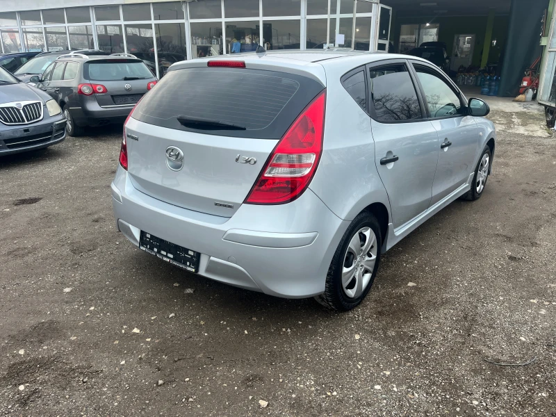 Hyundai I30 1.6 ДИЗЕЛ, снимка 4 - Автомобили и джипове - 52707387